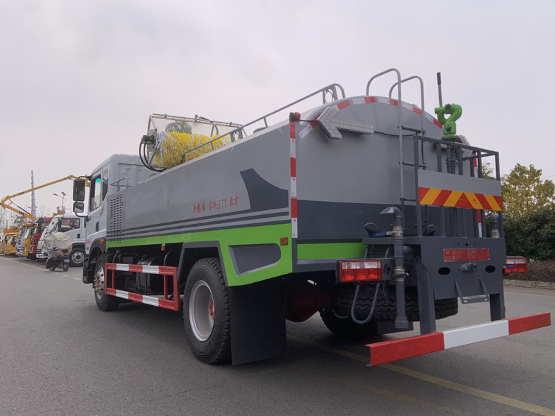 東風D9隧道清洗車-前置