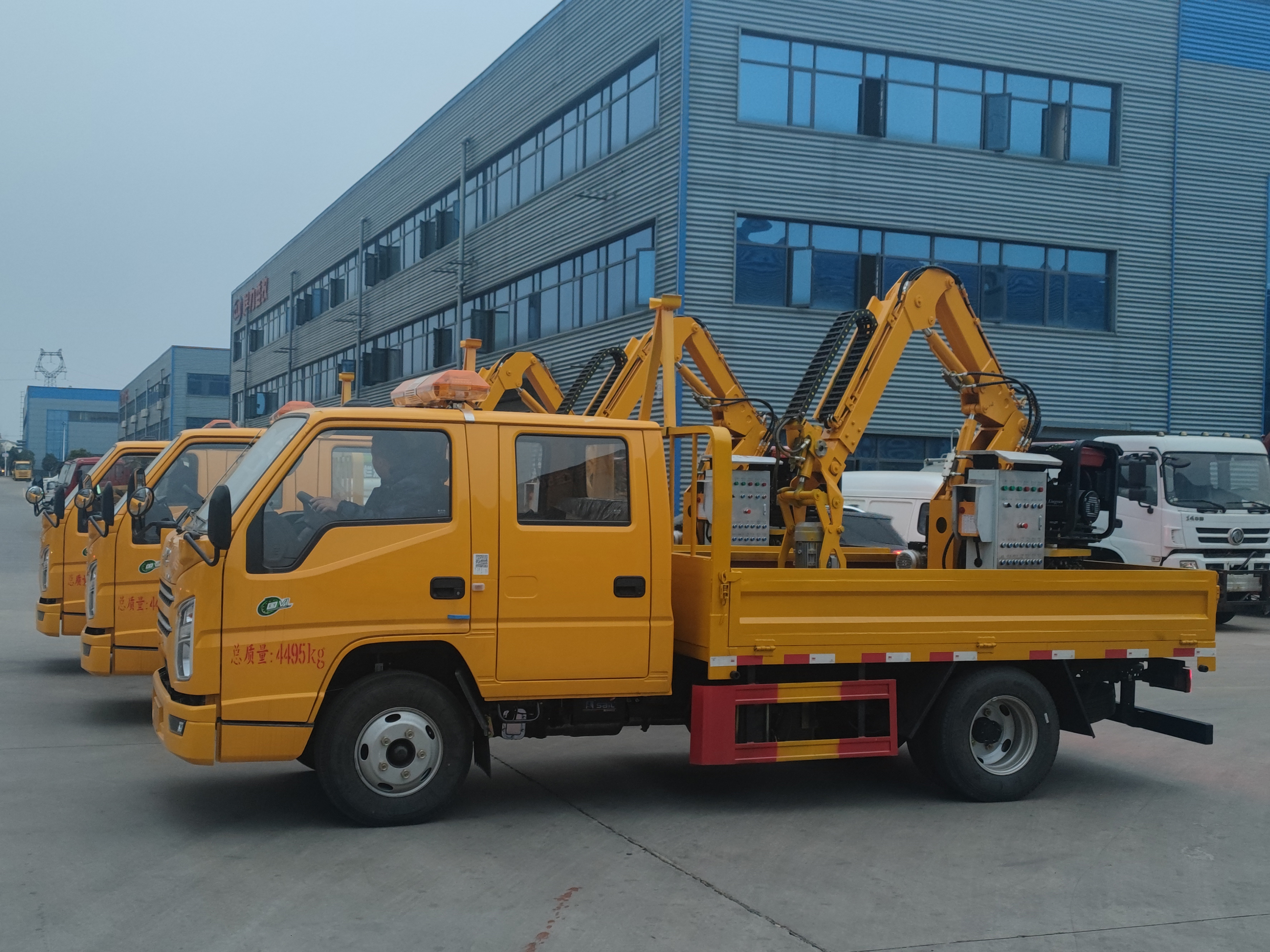 江鈴綠化綜合養護車