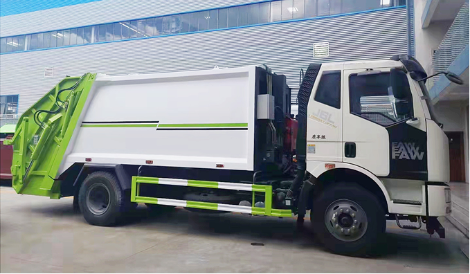 解放J6，13方壓縮垃圾車