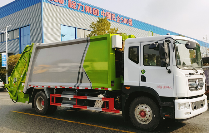 東風D9，18方壓縮垃圾車